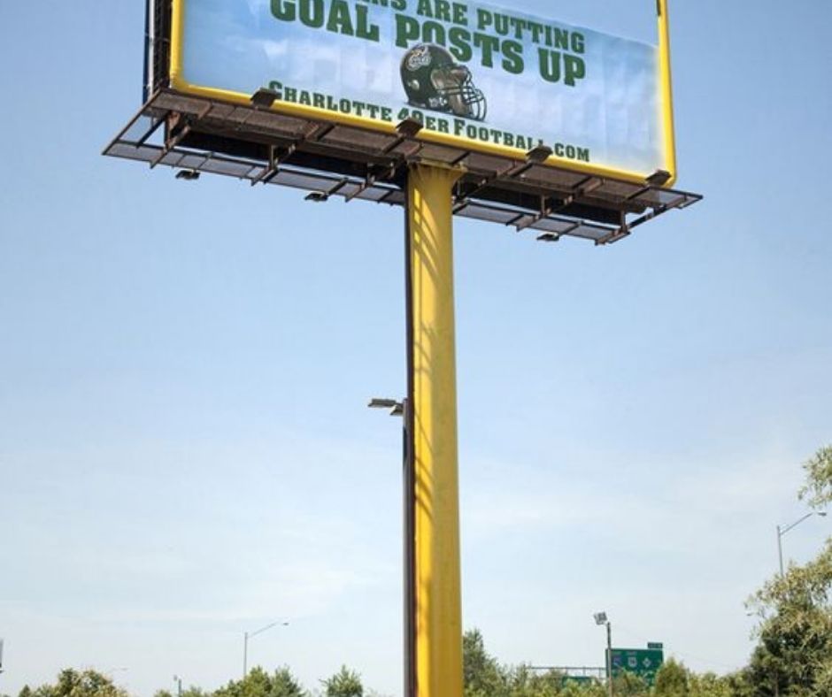 Những Loại Đèn Chiếu Sáng Phổ Biến Cho Biển Quảng Cáo